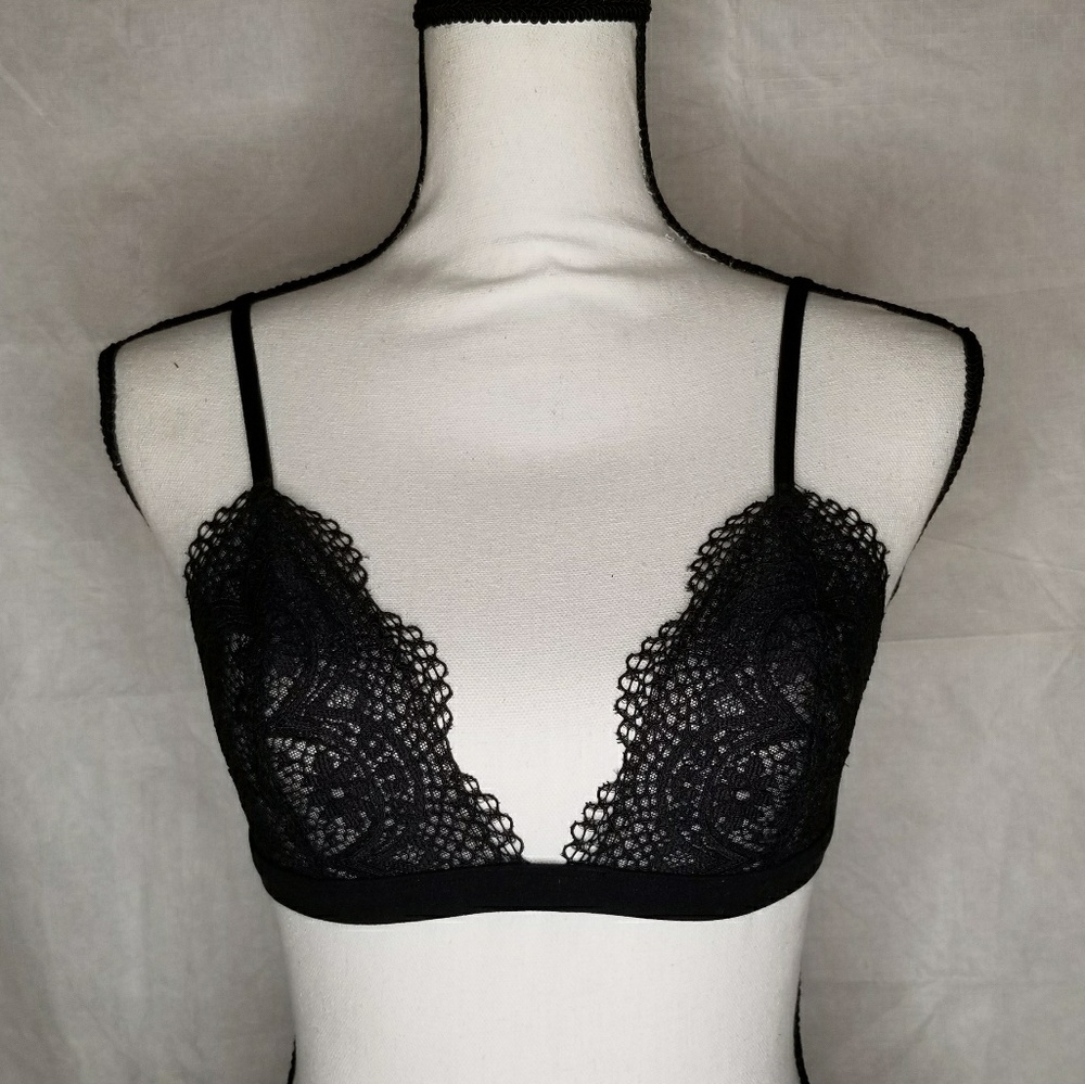 Victoria's Secret Black Floral Lace Bralette M